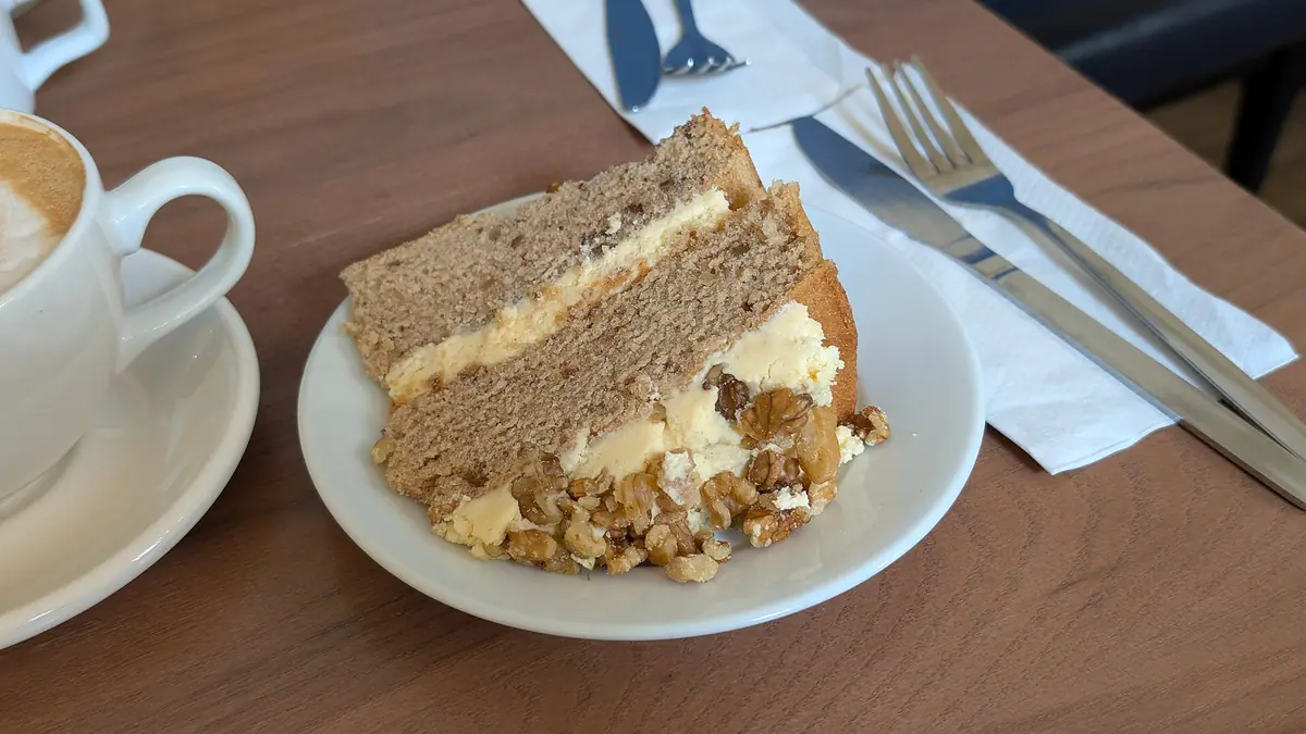 Vero Waffle & Coffee – bakery & café in Aldershot town centre